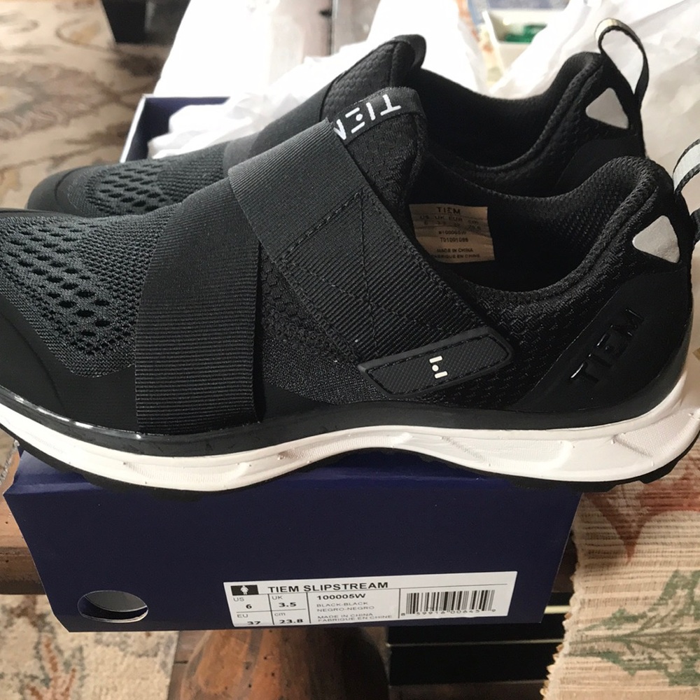 TIEM Cycling shoes. BRAND NEW IN BOX
